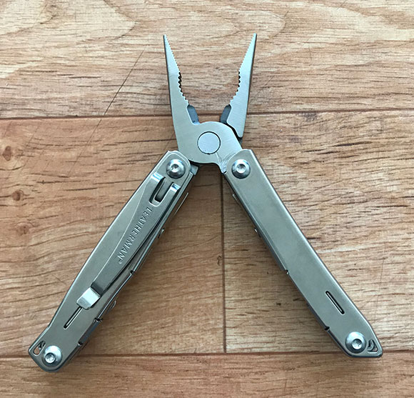 레더맨 멀티툴 윙맨(LEATHERMAN MULTITOOL WINGMAN) 니들노즈 플라이어(needlenose plier)